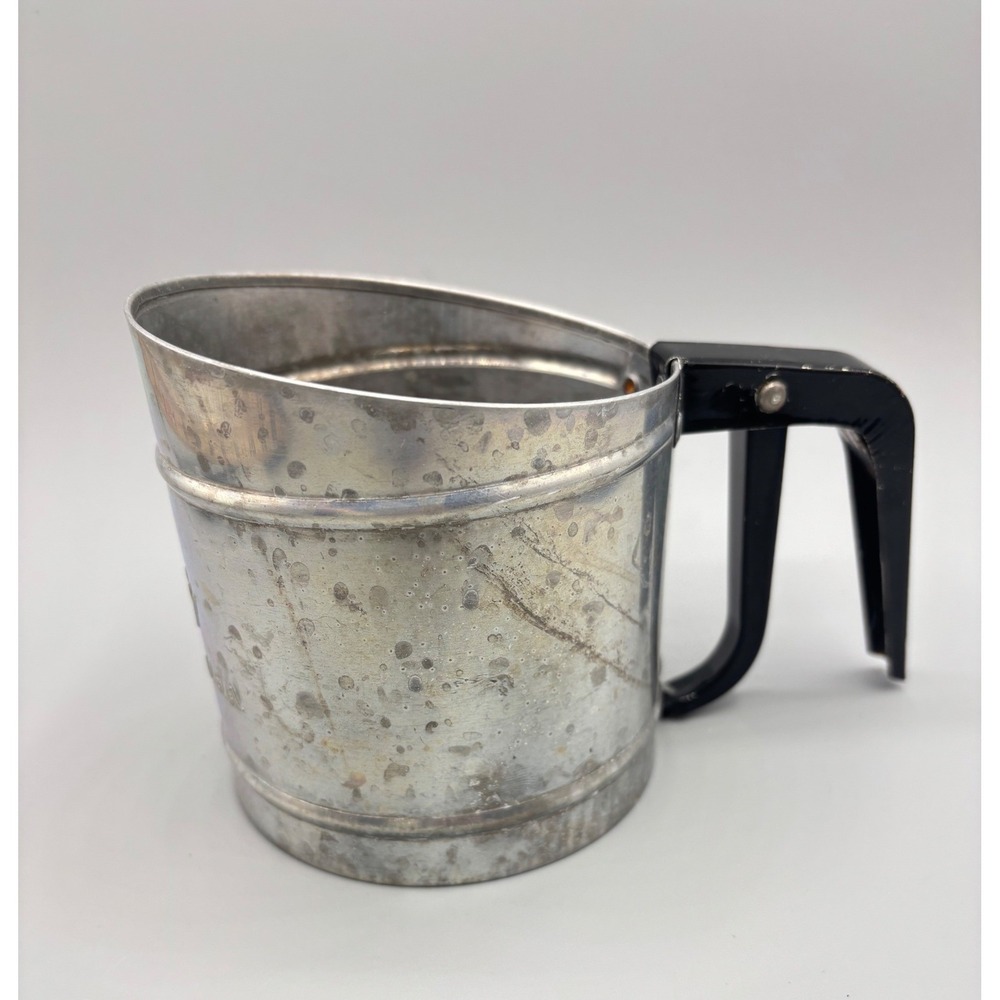 Vintage Foley Flour‎ Sifter Aluminum Squeeze Handle Made in USA Silver Black